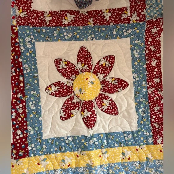 Beautiful handmade vintage style children’s quilt - Picture 4 of 4